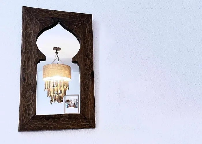 Apartmán La Pereta: Immaculate Quiet House, Free Parking. Màlaga