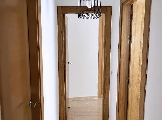 La Pereta: Immaculate Quiet House, Free Parking. *