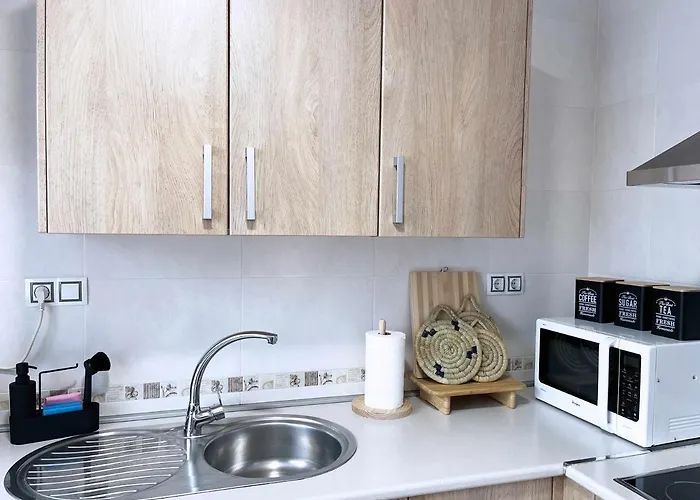 La Pereta: Immaculate Quiet House, Free Parking. * Màlaga