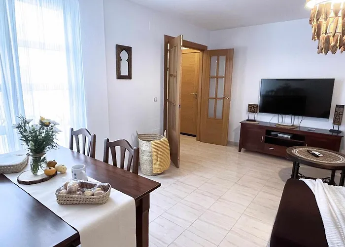 La Pereta: Immaculate Quiet House, Free Parking. Apartmán Màlaga