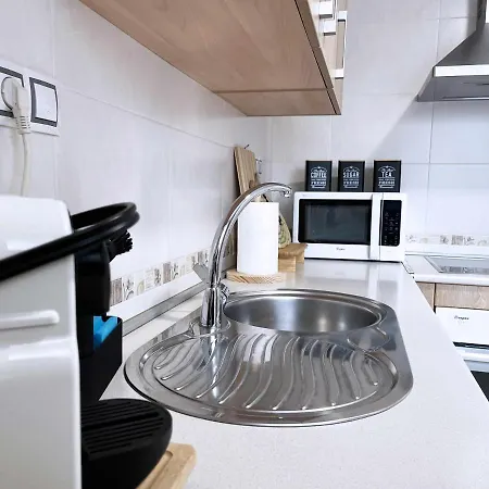 Apartamento La Pereta Immaculate Quiet House, Free Parking Málaga